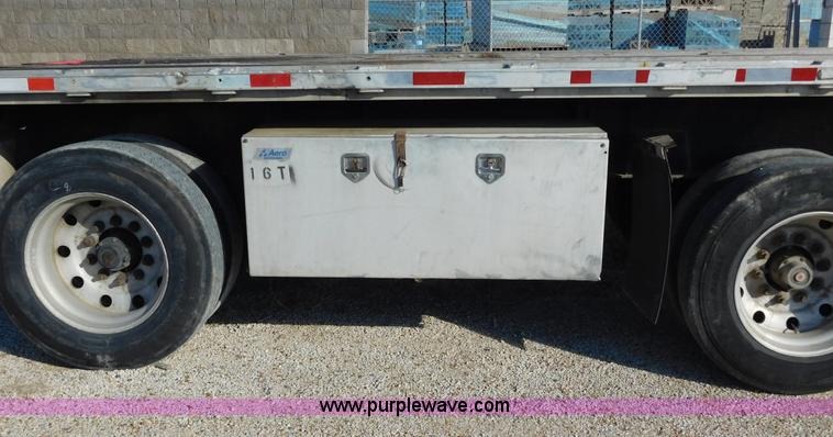 image for item K8235 2000 Transcraft flatbed trailer