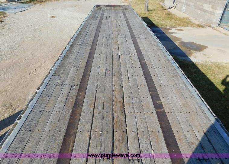 image for item K8235 2000 Transcraft flatbed trailer
