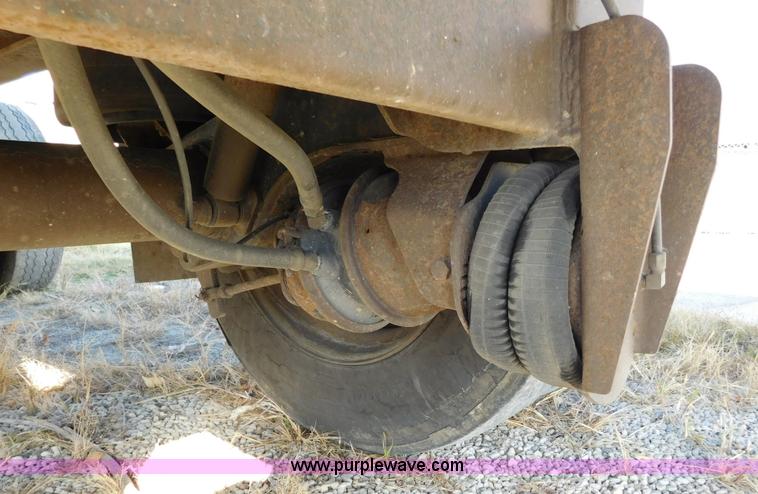 image for item K8235 2000 Transcraft flatbed trailer