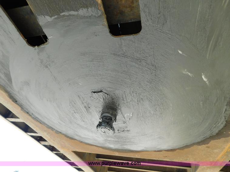 image for item K8235 2000 Transcraft flatbed trailer