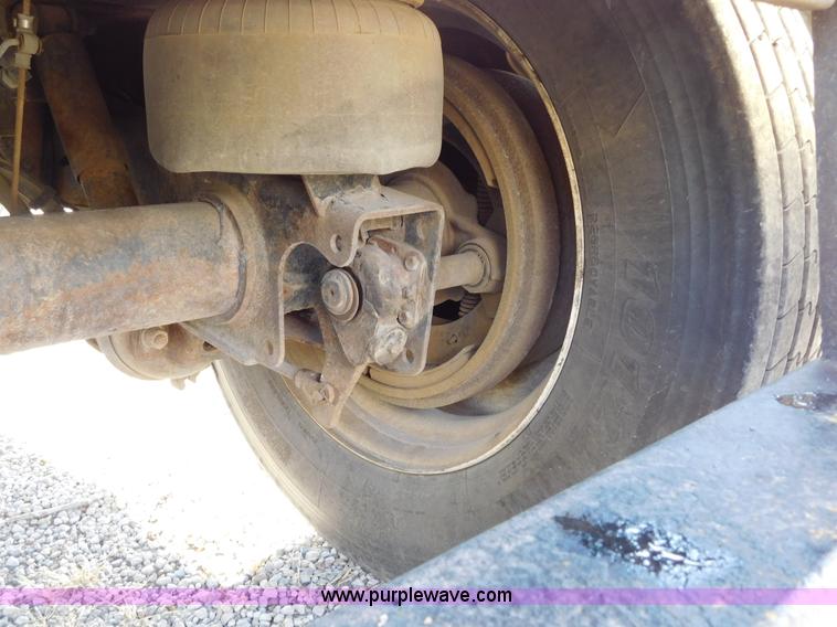 image for item K8235 2000 Transcraft flatbed trailer