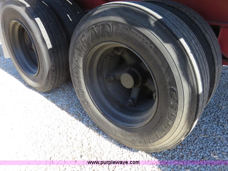 image for item L2421 1979 Transcraft ETH-40-65 flatbed trailer