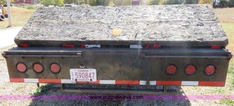 image for item L2422 1989 Eagle step deck trailer