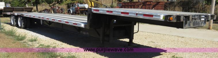 image for item L2422 1989 Eagle step deck trailer