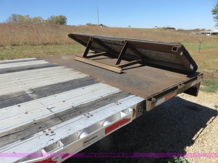image for item L2422 1989 Eagle step deck trailer