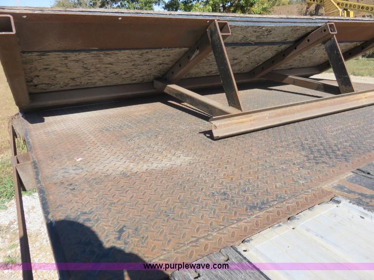 image for item L2422 1989 Eagle step deck trailer