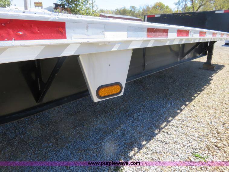image for item L2422 1989 Eagle step deck trailer