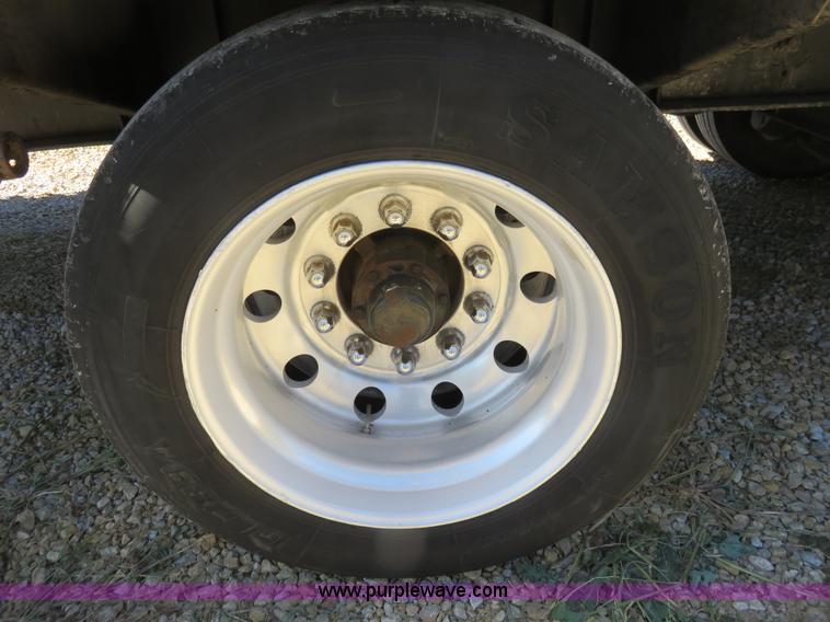 image for item L2422 1989 Eagle step deck trailer