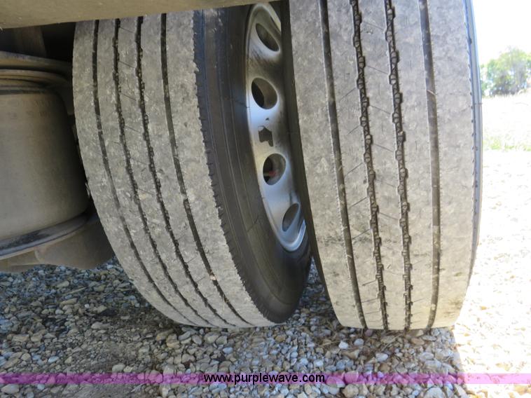 image for item L2422 1989 Eagle step deck trailer