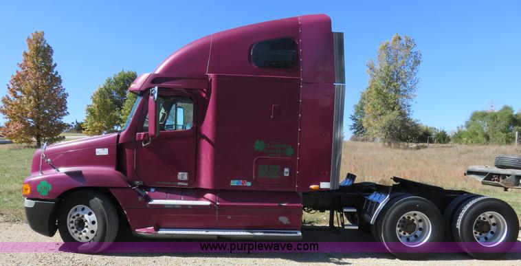 image for item L2446 1999 Freightliner Century Class semi truck