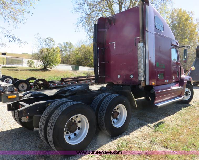 image for item L2446 1999 Freightliner Century Class semi truck