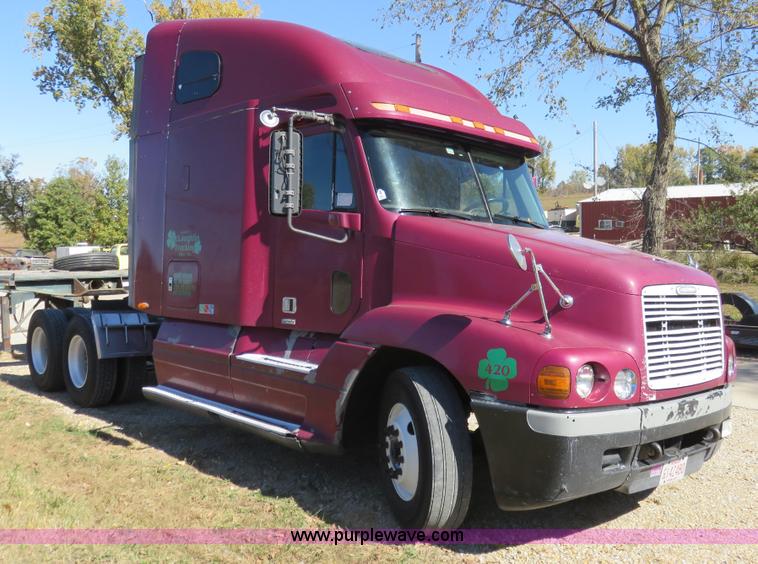 image for item L2446 1999 Freightliner Century Class semi truck