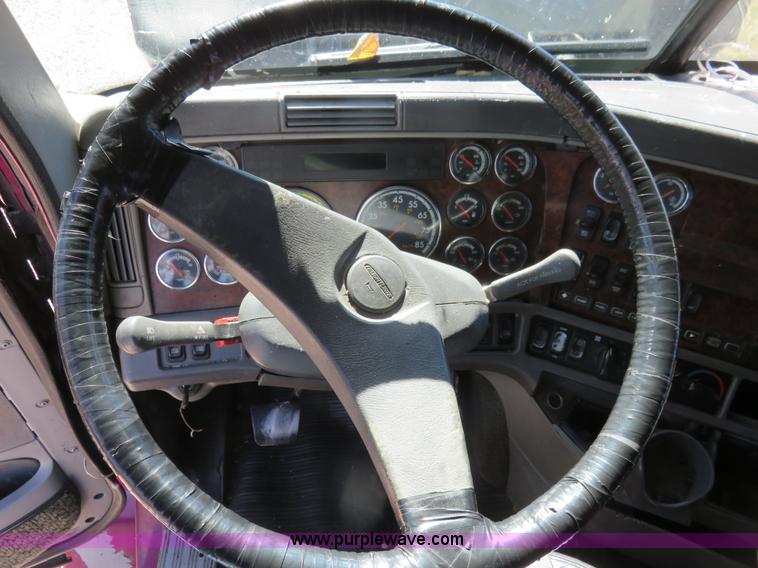 image for item L2446 1999 Freightliner Century Class semi truck