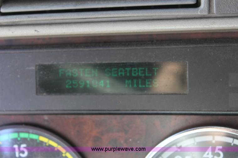 image for item L2446 1999 Freightliner Century Class semi truck