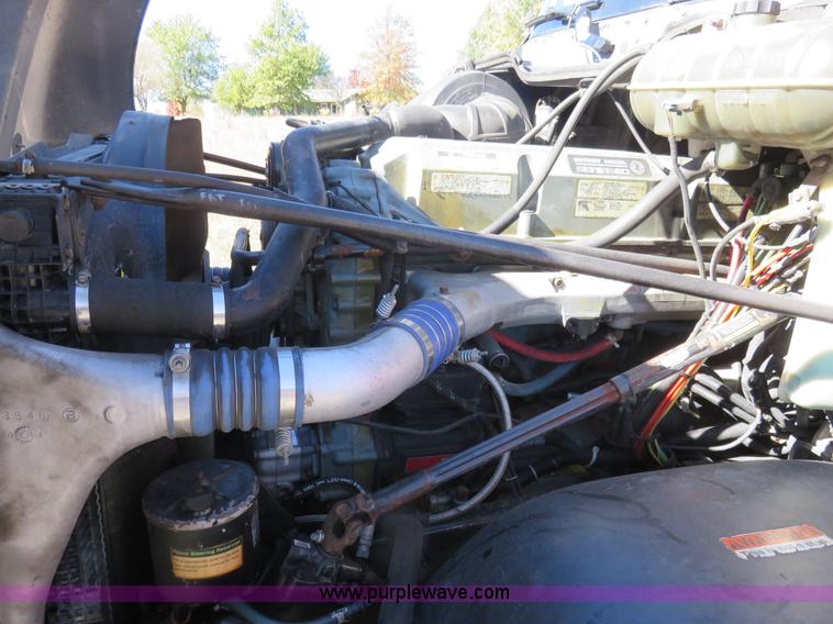 image for item L2446 1999 Freightliner Century Class semi truck