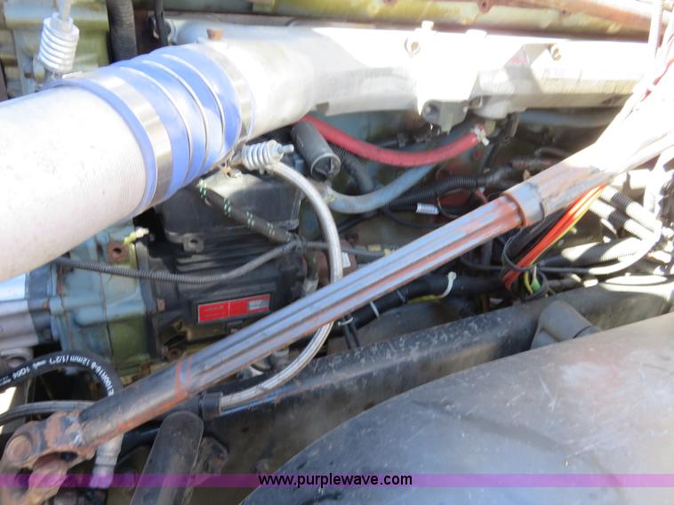 image for item L2446 1999 Freightliner Century Class semi truck