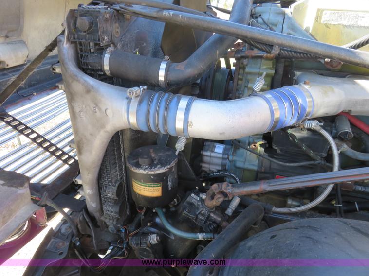 image for item L2446 1999 Freightliner Century Class semi truck