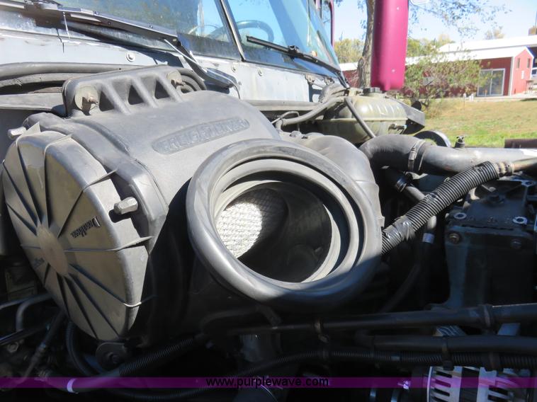 image for item L2446 1999 Freightliner Century Class semi truck