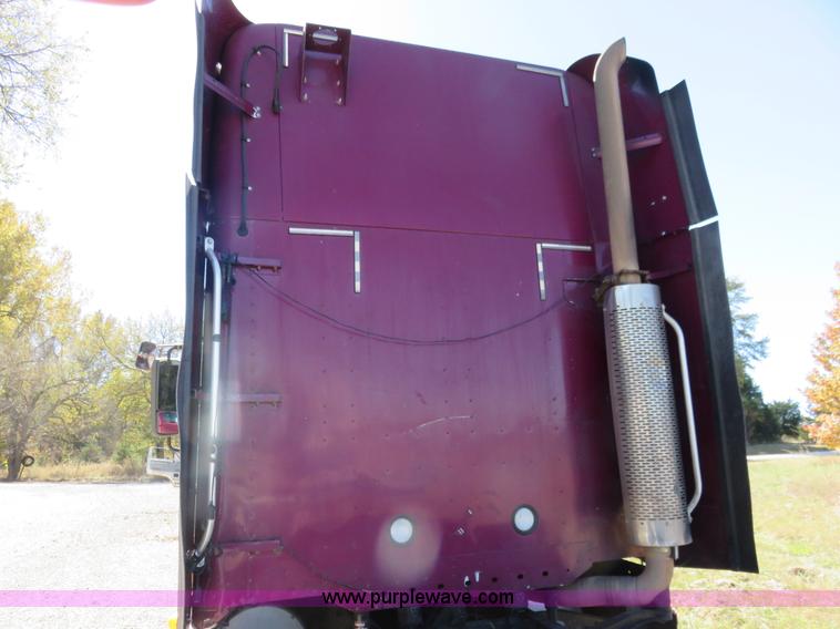 image for item L2446 1999 Freightliner Century Class semi truck