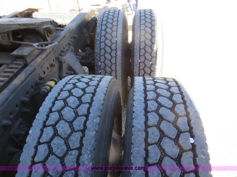 image for item L2446 1999 Freightliner Century Class semi truck