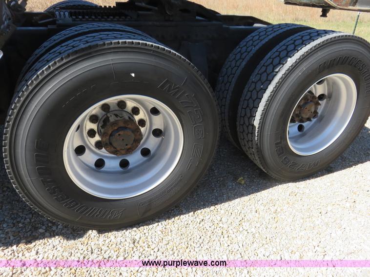 image for item L2446 1999 Freightliner Century Class semi truck