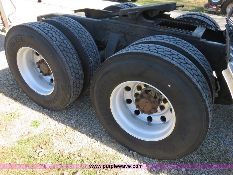 image for item L2446 1999 Freightliner Century Class semi truck