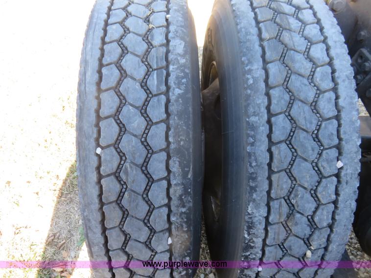 image for item L2446 1999 Freightliner Century Class semi truck