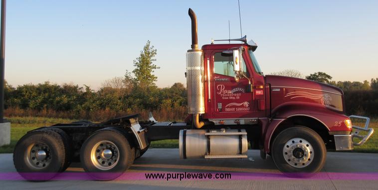 image for item L2765 2012 International Paystar 5900i semi truck