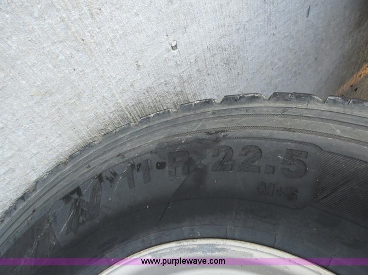 image for item L2765 2012 International Paystar 5900i semi truck