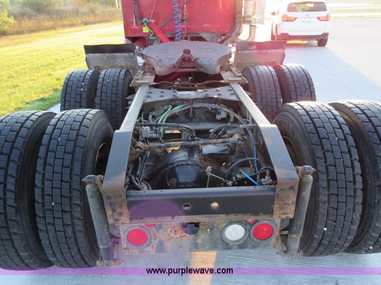 image for item L2765 2012 International Paystar 5900i semi truck