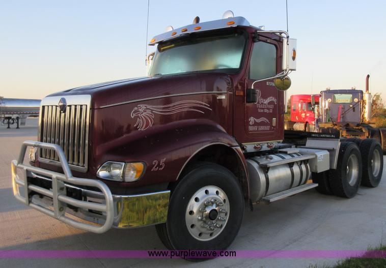image for item L2765 2012 International Paystar 5900i semi truck