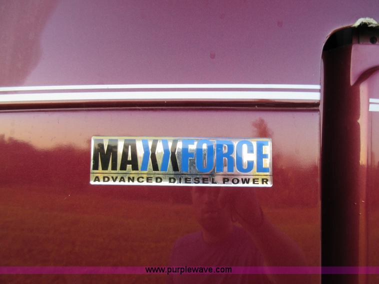 image for item L2765 2012 International Paystar 5900i semi truck