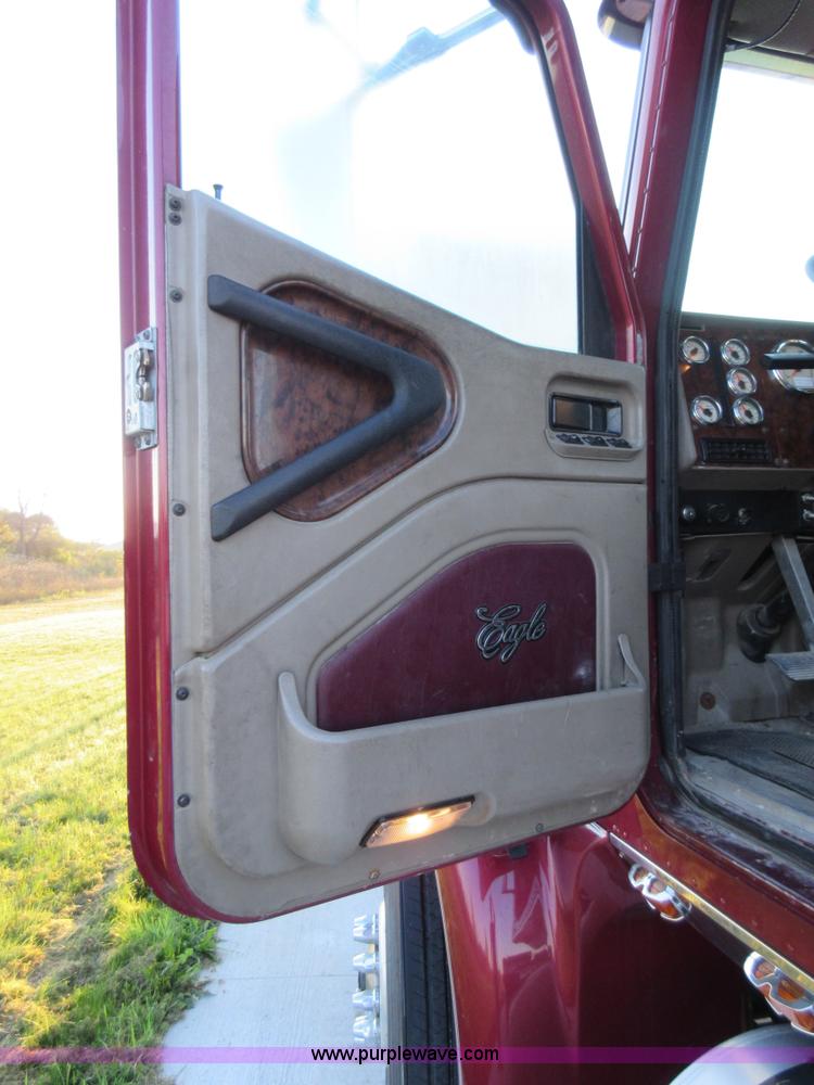 image for item L2765 2012 International Paystar 5900i semi truck