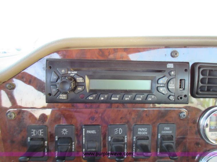 image for item L2765 2012 International Paystar 5900i semi truck