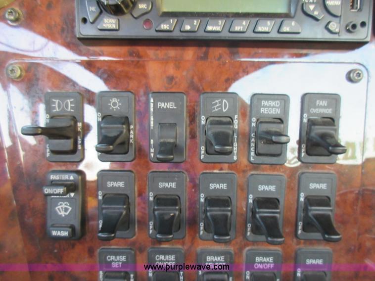 image for item L2765 2012 International Paystar 5900i semi truck