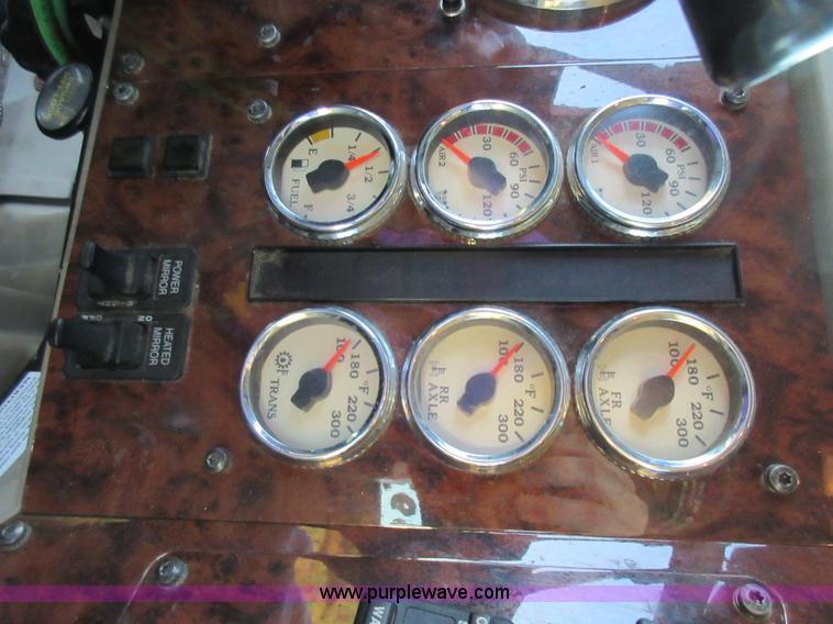 image for item L2765 2012 International Paystar 5900i semi truck