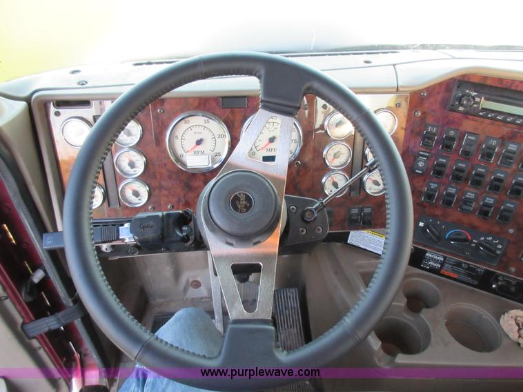 image for item L2765 2012 International Paystar 5900i semi truck