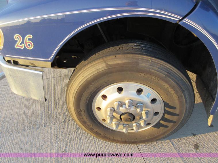 image for item L2766 2013 International Paystar 5900i semi truck