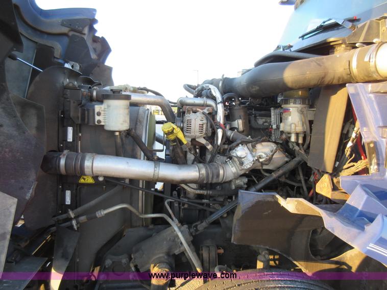 image for item L2766 2013 International Paystar 5900i semi truck