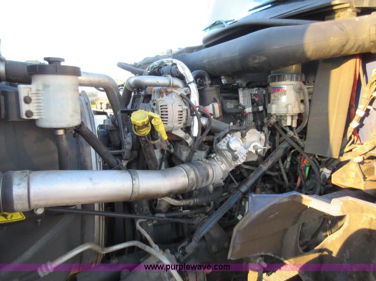 image for item L2766 2013 International Paystar 5900i semi truck