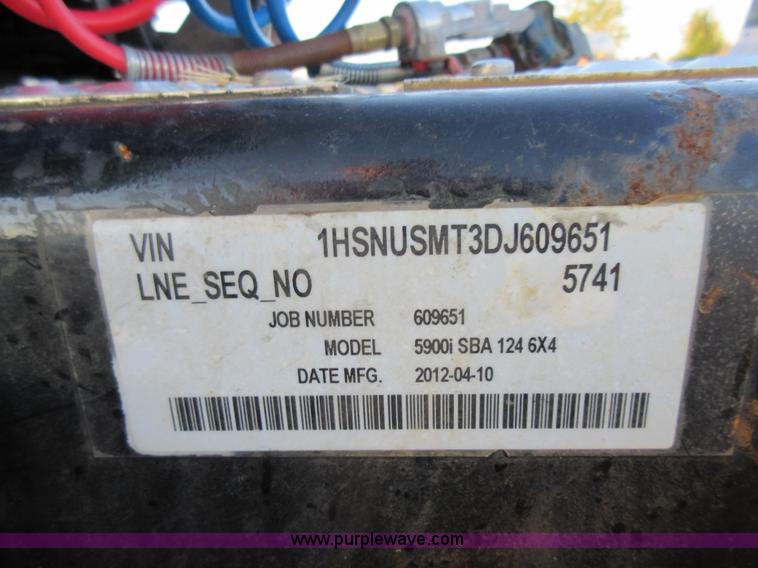 image for item L2766 2013 International Paystar 5900i semi truck