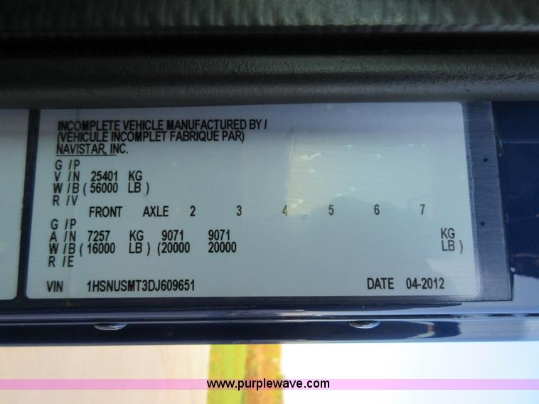 image for item L2766 2013 International Paystar 5900i semi truck