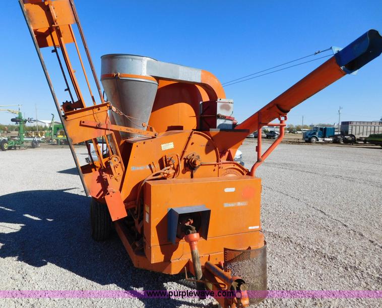 image for item AW9445 Bear Cat 1260 grinder mixer