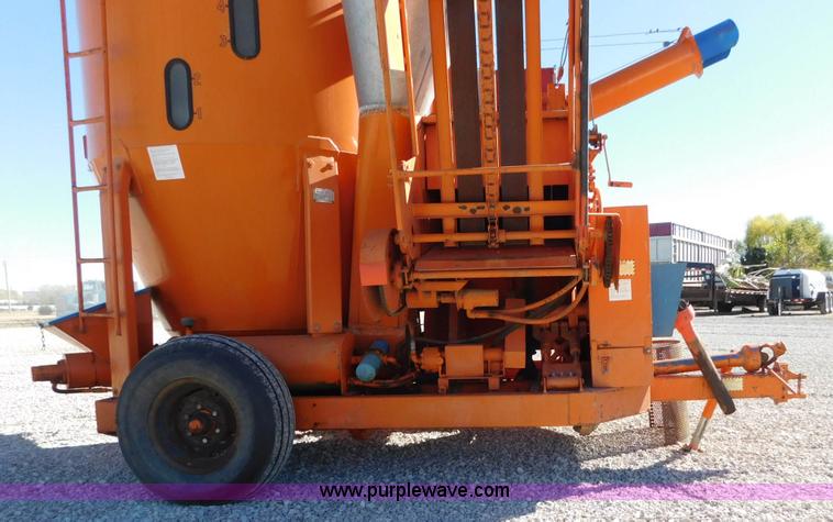 image for item AW9445 Bear Cat 1260 grinder mixer