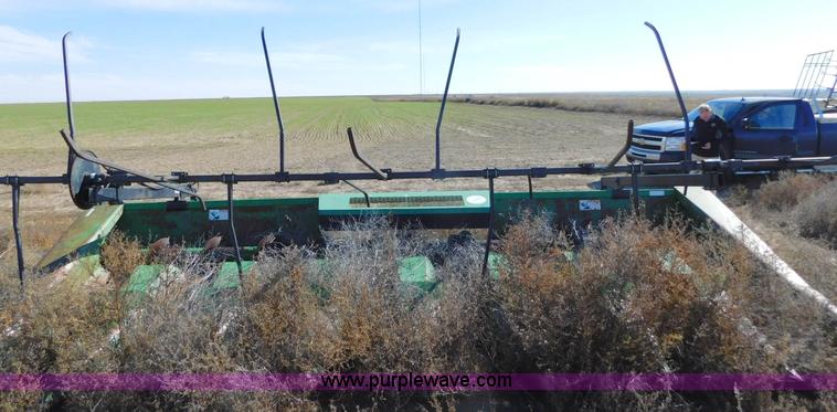 image for item AW9451 1990 John Deere 843 corn head