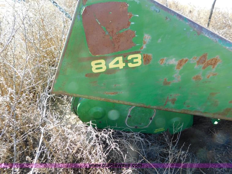 image for item AW9451 1990 John Deere 843 corn head