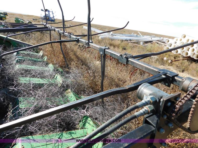 image for item AW9451 1990 John Deere 843 corn head