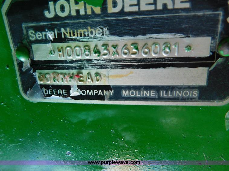image for item AW9451 1990 John Deere 843 corn head