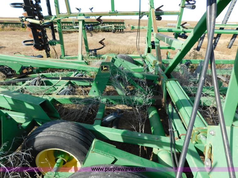 image for item AW9452 John Deere 726 mulch finisher