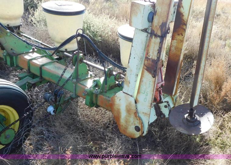 image for item AW9456 John Deere 60 planter